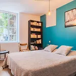 Apt T5 Renove Avec Bureau Jardin Et Parking En Centre Ville