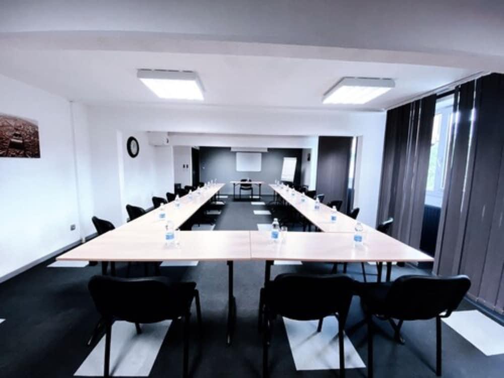 Hotel The Originals City, Ariane, Sud Labege Toulouse
