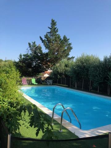 Avec Piscine