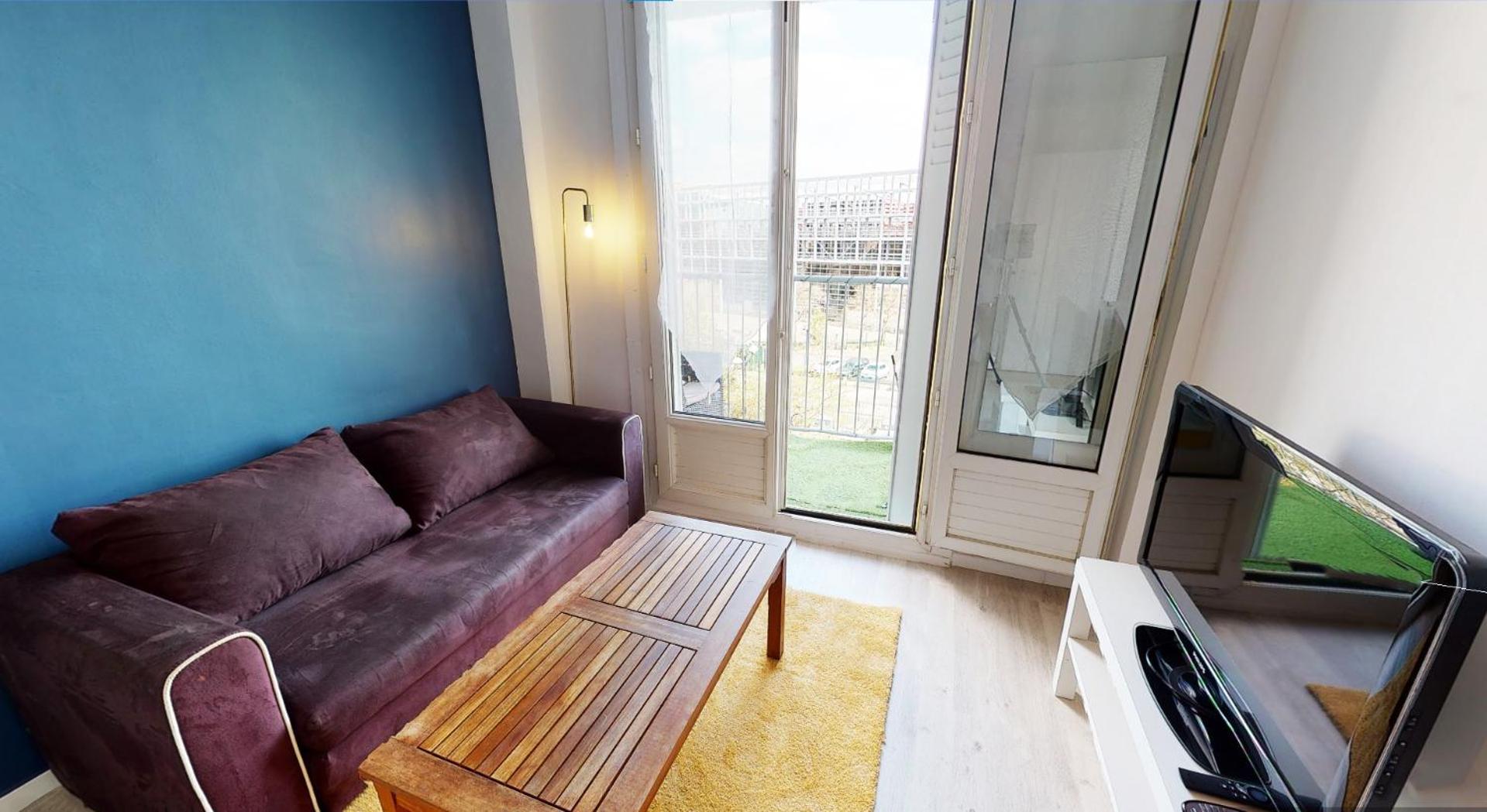 Guest house Le Central - Chambre Privative Avec Salon Et Terrasse Privee *