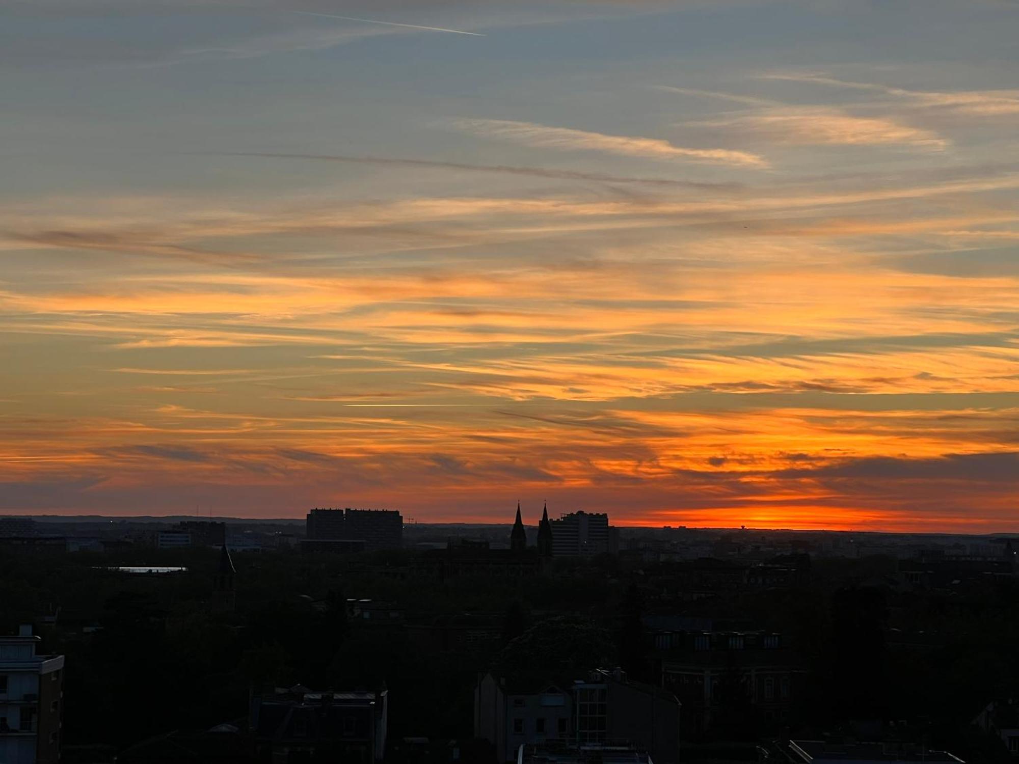 Appartement Sunset Duplex - Grand-rond, Jardin Des Plantes, Centre-ville, 2 Bdrs 60m2, Ac, Free Public Car Park 200m Away, Netflix - T3 60m2 Avec Clim, Parking Public Gratuit A 200m *
