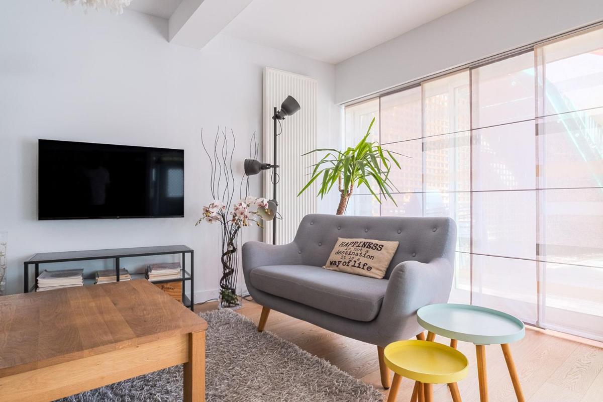 T5 Renove Avec Bureau Jardin Et Parking En Centre *