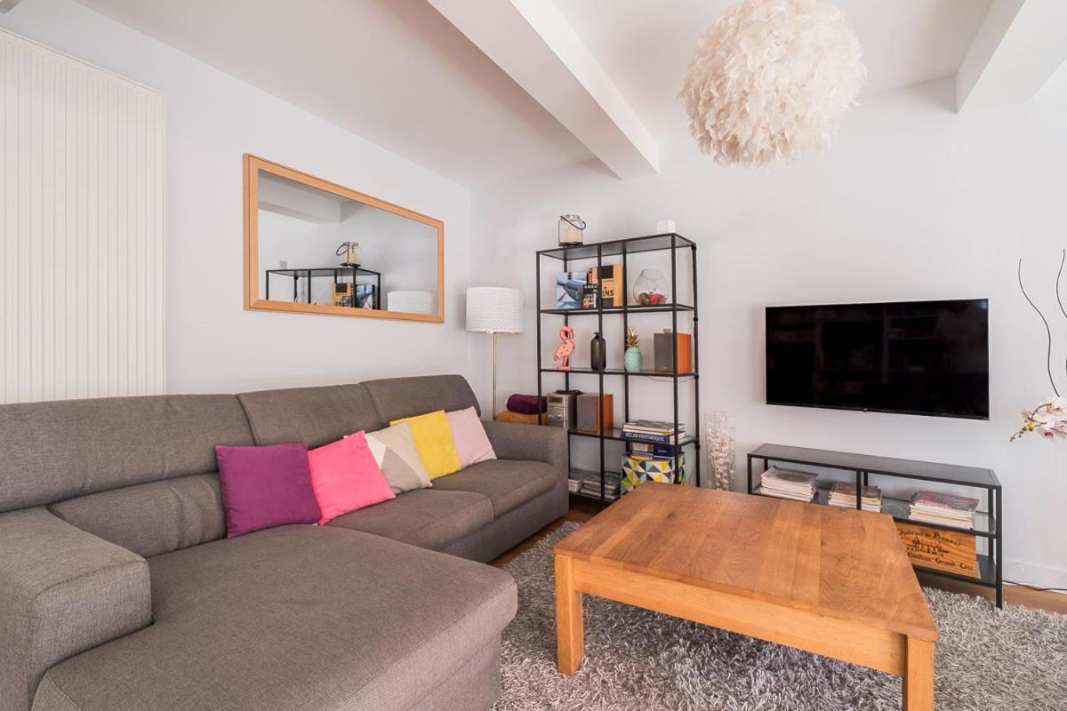 T5 Renove Avec Bureau Jardin Et Parking En Centre *