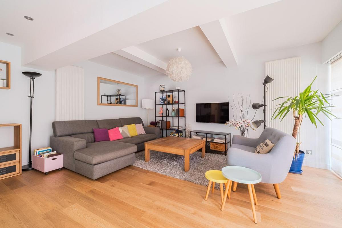 Apartment T5 Renove Avec Bureau Jardin Et Parking En Centre