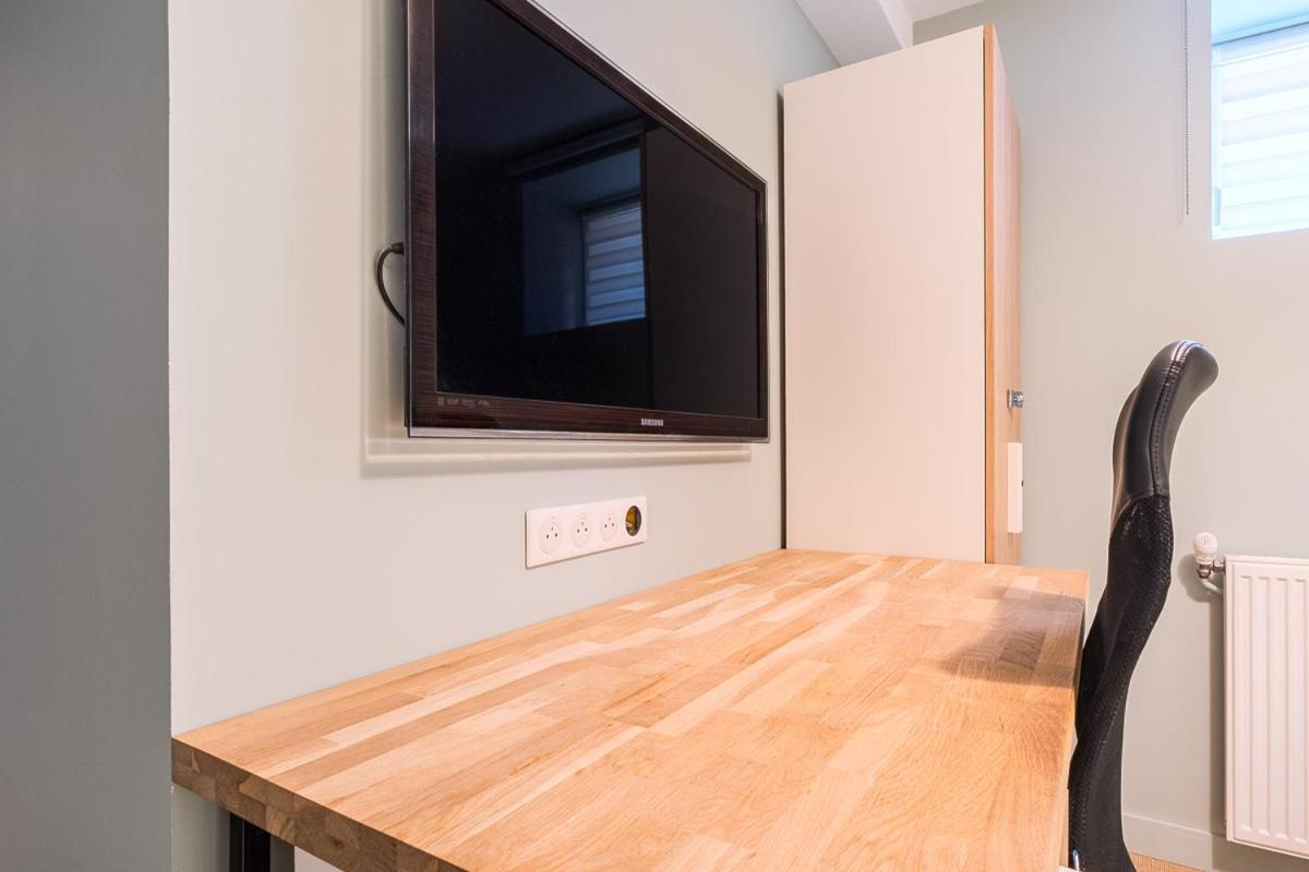 T5 Renove Avec Bureau Jardin Et Parking En Centre