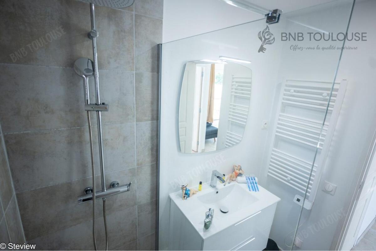 - Refuge Urbain - Clim - Terrasse - Parking - Wifi - Proche Transports *